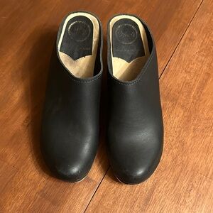 No.6 wedge clog